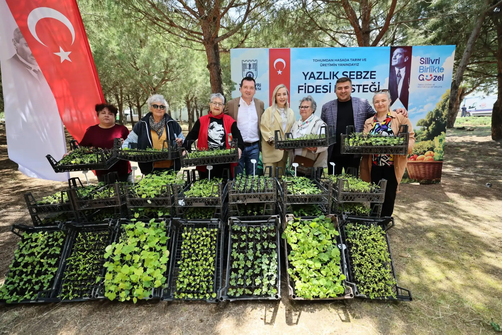 "SİLİVRİ BELEDİYESİ'NİN ÜRETİCİ DESTEKLERİ 100 MİLYON TL'Yİ AŞTI" silivri belediyesi fide dağıtımı