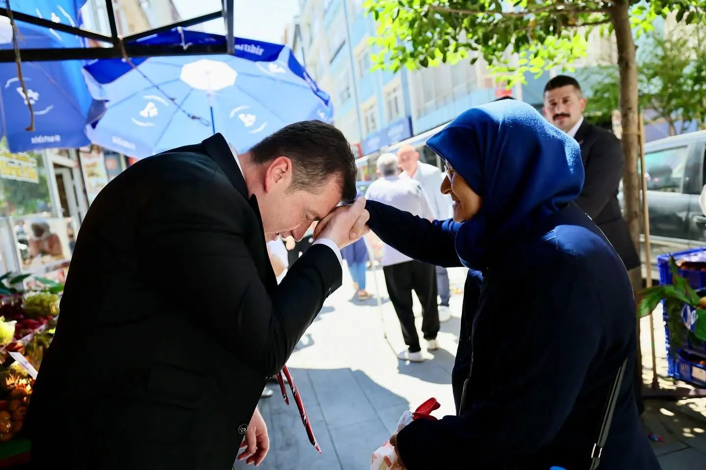 BAŞKAN BALCIOĞLU VATANDAŞLARLA BAYRAMLAŞTI silivri belediye başkanı bora balcıoğlu