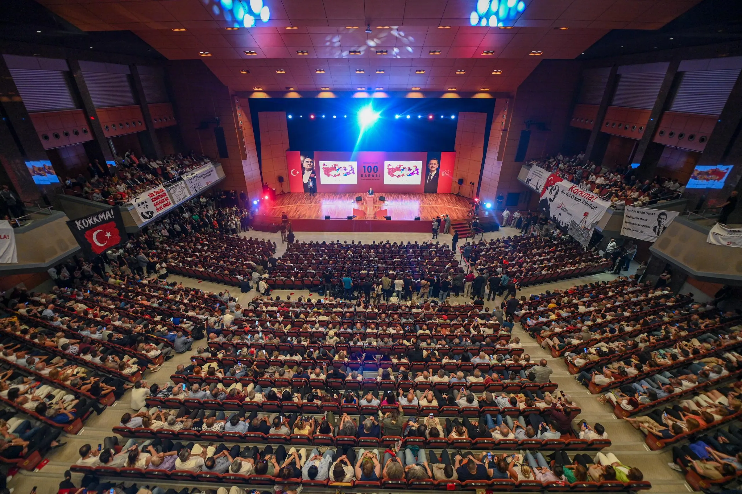 BORA BALCIOĞLU CHP GRUP TOPLANTISI'NA KATILDI CHP Grup Toplantısı Lütfü Kırdar