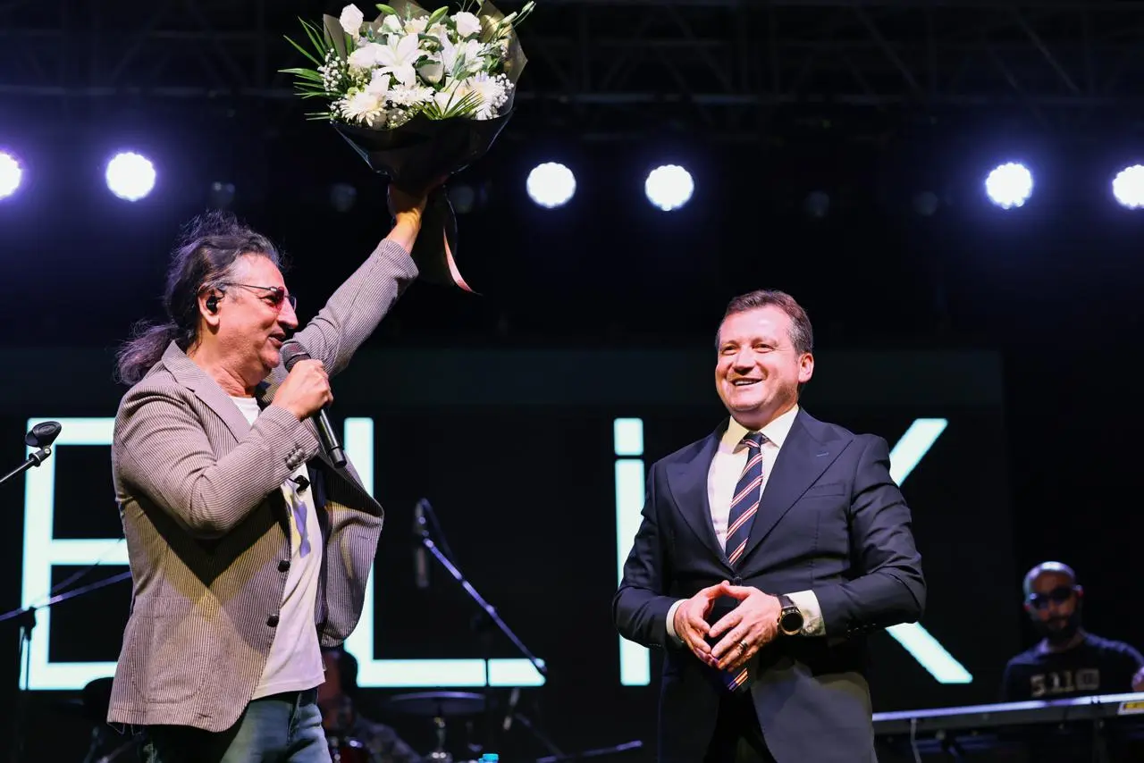 DEĞİRMENKÖY DOMATES FESTİVALİ'NDE ÇELİK KONSERİ Değirmenköy Domates Festivali Çelik Konseri