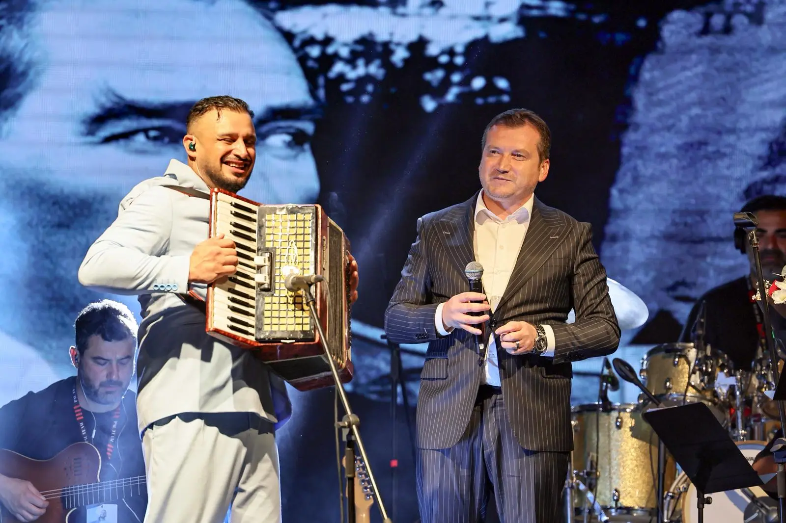 pau konseri pau şarkıları