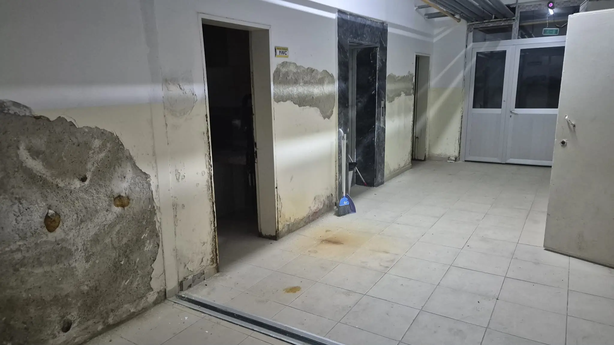 SİLİVRİ TOKİ ANADOLU LİSESİ BAKIMSIZLIKTAN DÖKÜLÜYOR silivri toki cumhuriyet anadolu lisesi